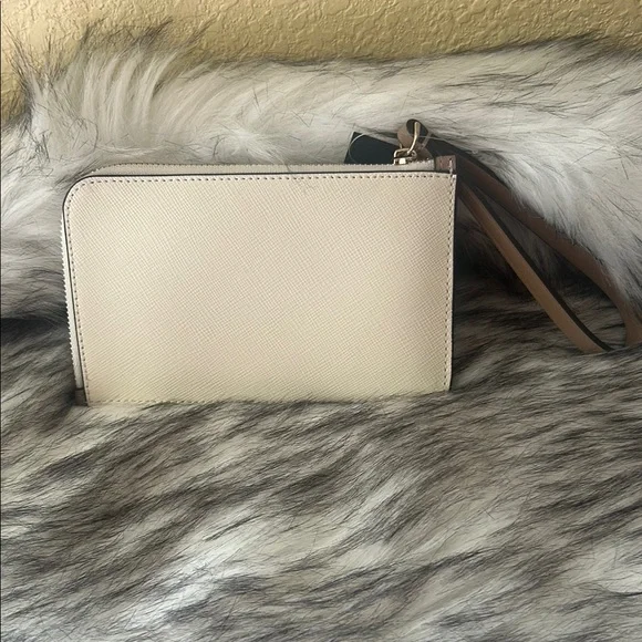 Kate Spade | Lucy L Zip Wristlet, Saffiano, Two Tone NWT - Picture 8 of 9
